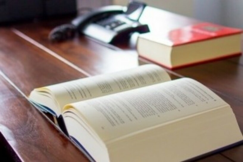 Rechtssprechung zum Thema des unwirksamen Ehegattentestaments Buch, Bücher, Recht, Carina Winges